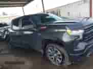 2022 Chevrolet Silverado 1500 RST z VIN 3GCUDEETXNG583752, wystawiony jako IAAI lot #41809678 z przebiegiem 68 902 mil mil oraz . Historia ofert i sprzedaży dostępna na DreamBid. Obrazek 14.