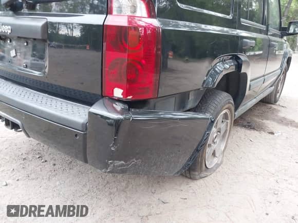 2006 Jeep Commander z VIN 1J8HH48N56C126051, wystawiony jako IAAI lot #42711962 z przebiegiem 210 509 mil mil oraz . Historia ofert i sprzedaży dostępna na DreamBid. Obrazek 17.