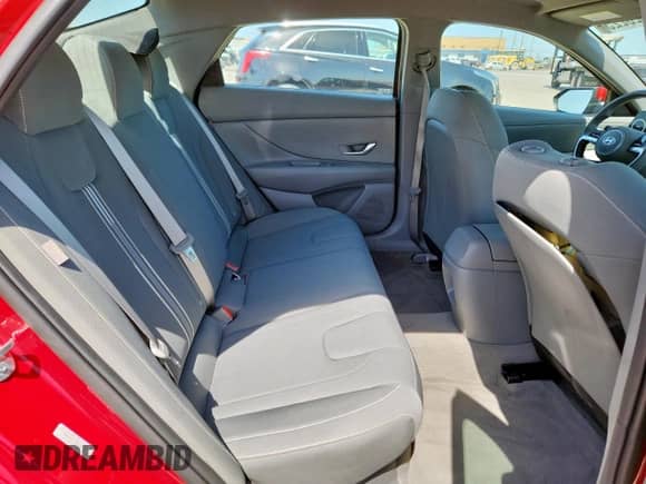 2024 Hyundai Elantra Blue z VIN KMHLM4DJ7RU105972, wystawiony jako Copart lot #66625225 z przebiegiem 29 801 mil mil oraz Szkoda całkowita • Salvage title. Historia ofert i sprzedaży dostępna na DreamBid. Obrazek 10.