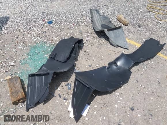 2017 Hyundai Azera Limited z VIN KMHFH4JGXHA588500, wystawiony jako IAAI lot #42888010 z przebiegiem 131 310 mil mil oraz . Historia ofert i sprzedaży dostępna na DreamBid. Obrazek 12.