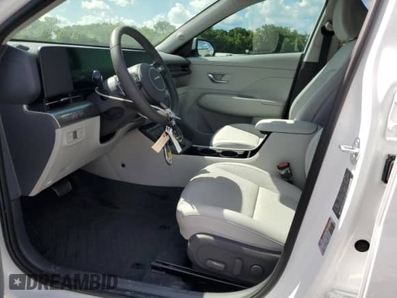 2025 Hyundai Kona Limited with VIN KM8HE3A30SU243300, listed as a Copart auction lot 64553785 with 4,875 mi miles and Salvage title. Bid and sale history available at DreamBid. Image 7.