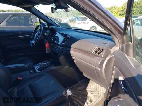 2019 Honda Passport EX-L с VIN 5FNYF8H57KB001649, выставлен на аукционе IAAI как лот 39614911 с пробегом 46 796 миль миль и . История ставок и продаж доступна на DreamBid. Изображение 5.