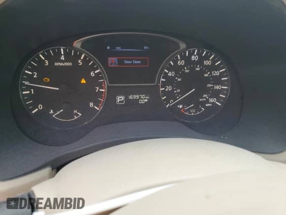 2014 Nissan Pathfinder S with VIN 5N1AR2MN7EC680024, listed as a Copart auction lot 86530085 with 169,970 mi miles and Clean title. Bid and sale history available at DreamBid. Image 9.