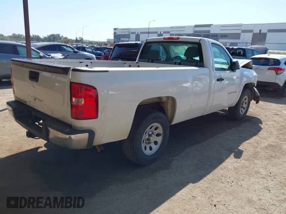 2013 Chevrolet Silverado 1500 Work Truck z VIN 1GCNCPEX9DZ248650, wystawiony jako IAAI lot #43394520 z przebiegiem 177 558 mil mil oraz . Historia ofert i sprzedaży dostępna na DreamBid. Obrazek 4.