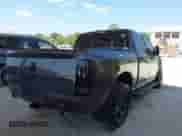 2018 Ram 1500 Express z VIN 1C6RR6KT3JS305402, wystawiony jako IAAI lot #42123190 z przebiegiem 52 898 mil mil oraz . Historia ofert i sprzedaży dostępna na DreamBid. Obrazek 4.