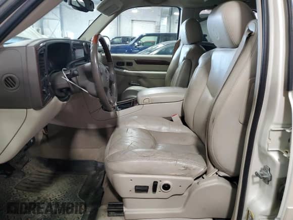 2005 Cadillac Escalade with VIN 1GYEK63N05R268473, listed as a Copart auction lot 70662375 with 193,821 mi miles and Salvage title. Bid and sale history available at DreamBid. Image 7.