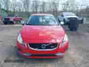 2012 Volvo S60 T6 с VIN YV1902FH9C2127803, выставлен на аукционе IAAI как лот 42084082 с пробегом 224 781 миль миль и . История ставок и продаж доступна на DreamBid. Изображение 13.