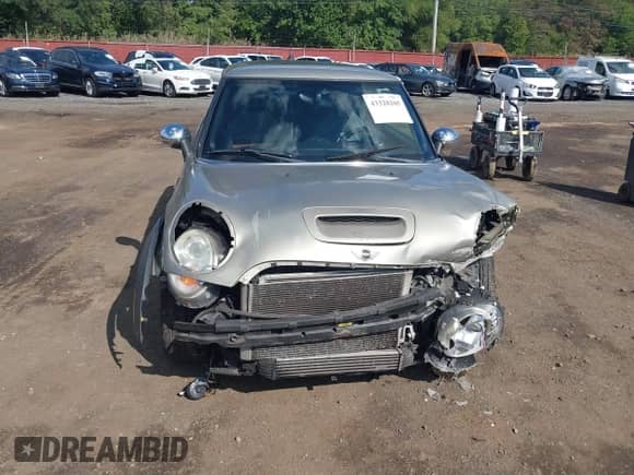 2008 MINI Hardtop S with VIN WMWMF73538TV35556, listed as a IAAI auction lot 43328105 with 113,334 mi miles and . Bid and sale history available at DreamBid. Image 17.