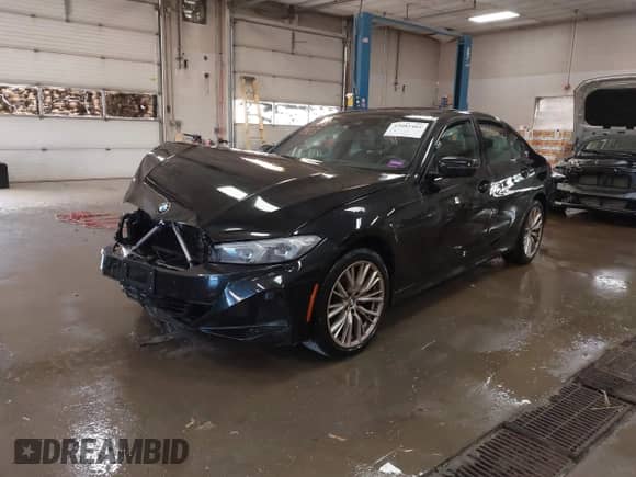 2023 BMW 3 Series 330i xDrive with VIN 3MW89FF00P8D57937, listed as a IAAI auction lot 43081403 with 19,195 mi miles and . Bid and sale history available at DreamBid. Image 19.