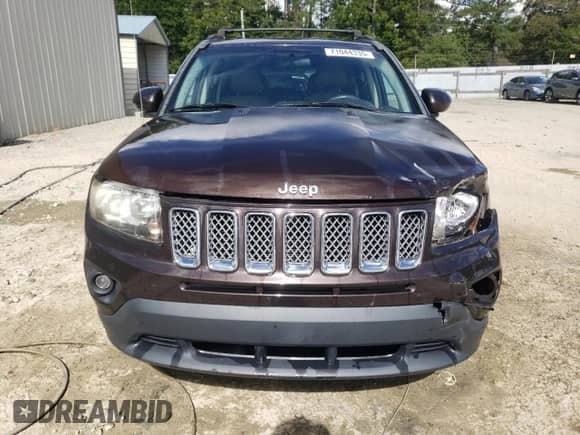 2014 Jeep Compass Latitude with VIN 1C4NJCEA4ED643134, listed as a Copart auction lot 71044335 with 103,025 mi miles and Salvage title. Bid and sale history available at DreamBid. Image 5.