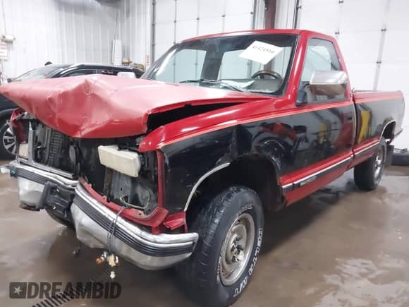1990 GMC Sierra 1500 z VIN 1GTDK14K7LE522631, wystawiony jako IAAI lot #41424510 z przebiegiem 263 201 mil mil oraz . Historia ofert i sprzedaży dostępna na DreamBid. Obrazek 20.