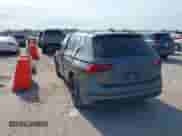 2024 Volkswagen Tiguan SE R-Line Black с VIN 3VVCB7AX3RM072205, выставлен на аукционе IAAI как лот 42040966 с пробегом 13 773 миль миль и . История ставок и продаж доступна на DreamBid. Изображение 3.