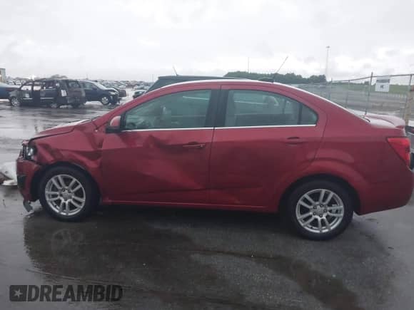 2015 Chevrolet Sonic LT с VIN 1G1JC5SH8F4220010, выставлен на аукционе IAAI как лот 42921568 с пробегом 53 806 миль миль и . История ставок и продаж доступна на DreamBid. Изображение 14.