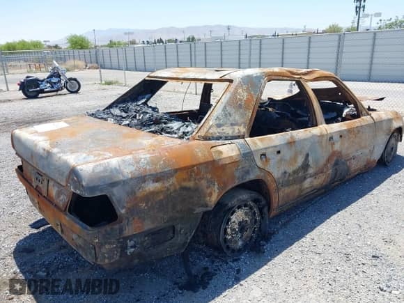 1987 Mercedes-Benz 300 с VIN WDBEB33D2HA273896, выставлен на аукционе IAAI как лот 42248292 с пробегом Не указан миль и . История ставок и продаж доступна на DreamBid. Изображение 4.