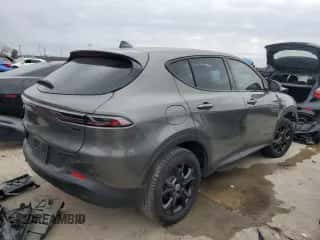 2024 Dodge Hornet GT Plus z VIN ZACNDFBN8R3A11154, wystawiony jako Copart lot #87092104 z przebiegiem 4 374 mil mil oraz Czysty tytuł • Clean title. Historia ofert i sprzedaży dostępna na DreamBid. Obrazek 3.