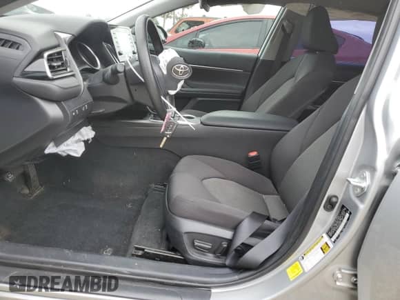 2022 Toyota Camry LE with VIN 4T1C11AK8NU051516, listed as a Copart auction lot 84958615 with 31,814 mi miles and Salvage title. Bid and sale history available at DreamBid. Image 7.