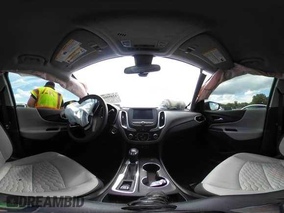 2020 Chevrolet Equinox LS z VIN 2GNAXSEVXL6122948, wystawiony jako IAAI lot #42495010 z przebiegiem 67 429 mil mil oraz . Historia ofert i sprzedaży dostępna na DreamBid. Obrazek 18.