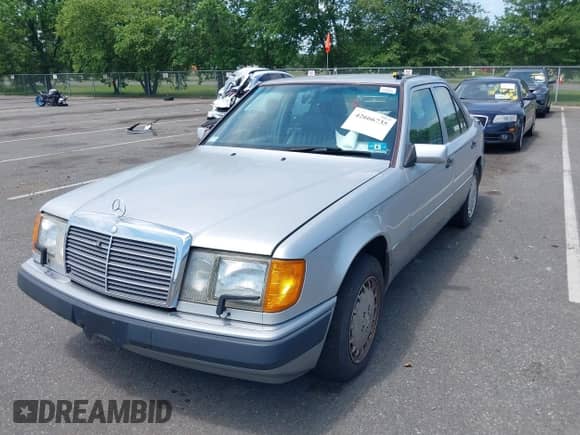1993 Mercedes-Benz 300 с VIN WDBEA28EXPB966206, выставлен на аукционе IAAI как лот 42666735 с пробегом 87 874 миль миль и . История ставок и продаж доступна на DreamBid. Изображение 2.