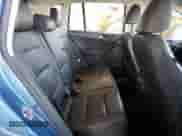 2017 Volkswagen Tiguan S с VIN WVGAV7AX7HW504494, выставлен на аукционе Copart как лот 70900635 с пробегом 104 432 миль миль и Списание • Salvage title. История ставок и продаж доступна на DreamBid. Изображение 11.