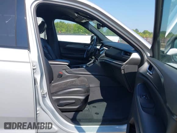 2023 Jeep Grand Cherokee Laredo с VIN 1C4RJKAG9P8865637, выставлен на аукционе IAAI как лот 42682535 с пробегом 63 710 миль миль и . История ставок и продаж доступна на DreamBid. Изображение 5.