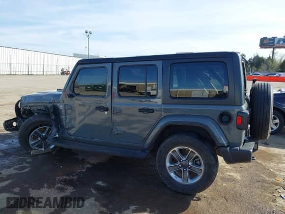 2021 Jeep Wrangler Unlimited Sahara Altitude z VIN 1C4HJXEN9MW645794, wystawiony jako IAAI lot #41807183 z przebiegiem 84 043 mil mil oraz . Historia ofert i sprzedaży dostępna na DreamBid. Obrazek 15.
