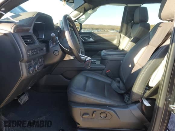 2022 Chevrolet Suburban с VIN 1GNSKDKL0NR301797, выставлен на аукционе Copart как лот 45292695 с пробегом 20 779 миль миль и Списание • Salvage title. История ставок и продаж доступна на DreamBid. Изображение 7.