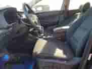 2017 Hyundai Tucson Sport z VIN KM8J3CA22HU434871, wystawiony jako Copart lot #87049655 z przebiegiem 134 966 mil mil oraz Czysty tytuł • Clean title. Historia ofert i sprzedaży dostępna na DreamBid. Obrazek 7.