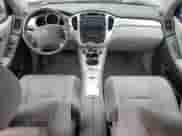 2006 Toyota Highlander Limited z VIN JTEEW21A360020982, wystawiony jako Copart lot #86338525 z przebiegiem 210 858 mil mil oraz Czysty tytuł • Clean title. Historia ofert i sprzedaży dostępna na DreamBid. Obrazek 8.