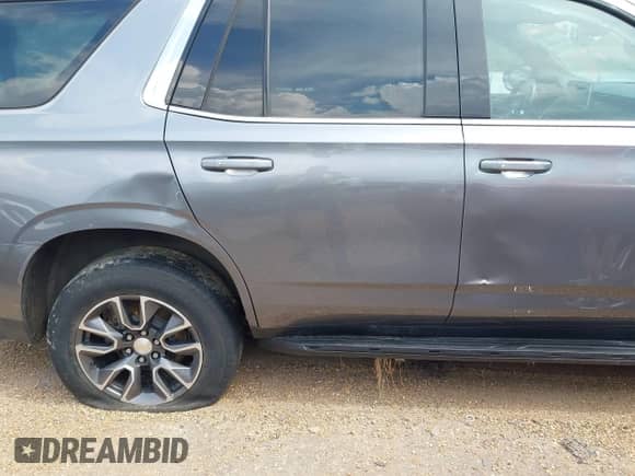 2022 Chevrolet Tahoe LT с VIN 1GNSCNKD4NR133996, выставлен на аукционе IAAI как лот 42744359 с пробегом 75 917 миль миль и . История ставок и продаж доступна на DreamBid. Изображение 18.