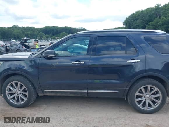 2017 Ford Explorer Limited z VIN 1FM5K8F84HGB88645, wystawiony jako IAAI lot #43043691 z przebiegiem 107 229 mil mil oraz . Historia ofert i sprzedaży dostępna na DreamBid. Obrazek 14.