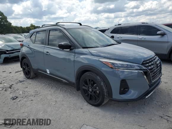 2021 Nissan Kicks SR z VIN 3N1CP5DV0ML479348, wystawiony jako Copart lot #70014725 z przebiegiem 10 814 mil mil oraz Szkoda całkowita • Salvage title. Historia ofert i sprzedaży dostępna na DreamBid. Obrazek 4.