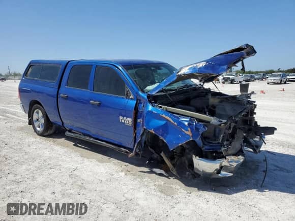 2019 Ram 1500 Tradesman z VIN 1C6RR7SM2KS682027, wystawiony jako Copart lot #49010905 z przebiegiem 106 827 mil mil oraz Szkoda całkowita • Salvage title. Historia ofert i sprzedaży dostępna na DreamBid. Obrazek 4.