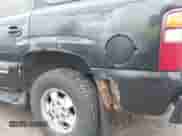 2003 Chevrolet Tahoe LT z VIN 1GNEK13Z43J145919, wystawiony jako IAAI lot #42386094 z przebiegiem 240 118 mil mil oraz . Historia ofert i sprzedaży dostępna na DreamBid. Obrazek 6.