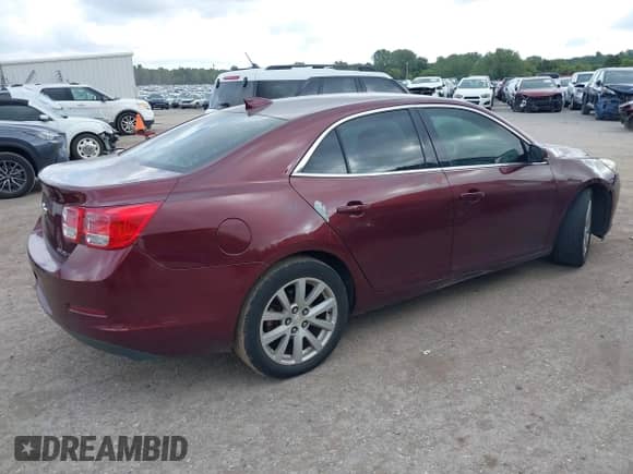 2015 Chevrolet Malibu LT z VIN 1G11D5SLXFF126832, wystawiony jako IAAI lot #43291645 z przebiegiem 172 901 mil mil oraz . Historia ofert i sprzedaży dostępna na DreamBid. Obrazek 4.