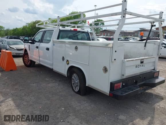 2022 Ford F-250 XL z VIN 1FD7W2A66NEF91226, wystawiony jako IAAI lot #42099133 z przebiegiem 62 760 mil mil oraz . Historia ofert i sprzedaży dostępna na DreamBid. Obrazek 3.