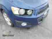 2013 Chevrolet Sonic LTZ z VIN 1G1JE6SB9D4230120, wystawiony jako IAAI lot #41466852 z przebiegiem 83 953 mil mil oraz . Historia ofert i sprzedaży dostępna na DreamBid. Obrazek 13.