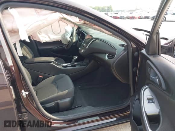 2021 Chevrolet Malibu LS z VIN 1G1ZC5ST9MF038440, wystawiony jako IAAI lot #42460626 z przebiegiem 87 091 mil mil oraz . Historia ofert i sprzedaży dostępna na DreamBid. Obrazek 5.