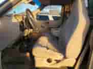 2002 Ford F-150 XL z VIN 1FTRF18262NB35586, wystawiony jako Copart lot #77114114 z przebiegiem 166 942 mil mil oraz Szkoda całkowita • Salvage title. Historia ofert i sprzedaży dostępna na DreamBid. Obrazek 7.