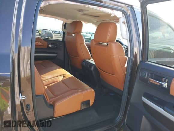 2020 Toyota Tundra Platinum с VIN 5TFGY5F16LX268034, выставлен на аукционе IAAI как лот 41204808 с пробегом 80 218 миль миль и . История ставок и продаж доступна на DreamBid. Изображение 8.
