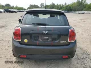 2022 MINI Hardtop Cooper SE with VIN WMW13DJ07N2R64881, listed as a Copart auction lot 59420455 with 33,750 mi miles and Salvage title. Bid and sale history available at DreamBid. Image 6.