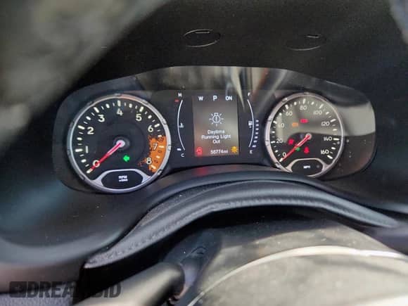 2018 Jeep Renegade Latitude with VIN ZACCJABB6JPH05525, listed as a Copart auction lot 71894825 with 56,774 mi miles and Salvage title. Bid and sale history available at DreamBid. Image 9.