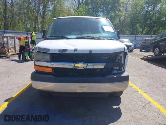 2012 Chevrolet Express Passenger 1LT z VIN 1GAZG1FA4C1189350, wystawiony jako IAAI lot #42246336 z przebiegiem 239 216 mil mil oraz . Historia ofert i sprzedaży dostępna na DreamBid. Obrazek 12.