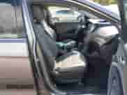 2018 Hyundai Santa Fe 2.4L z VIN 5NMZU3LBXJH098272, wystawiony jako IAAI lot #43375252 z przebiegiem 96 576 mil mil oraz . Historia ofert i sprzedaży dostępna na DreamBid. Obrazek 5.