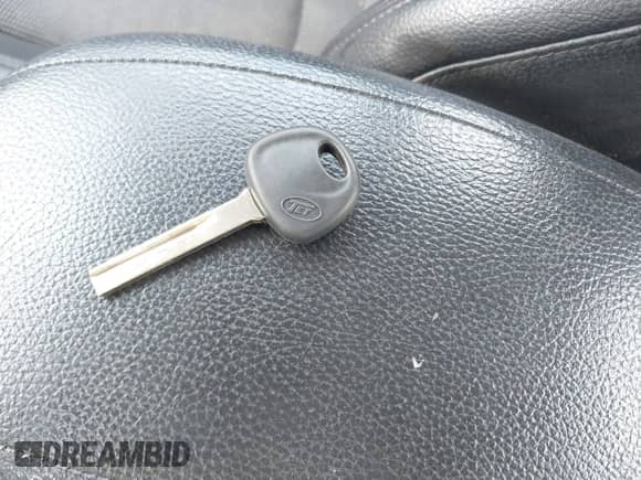 2013 Hyundai Veloster w/Black Int z VIN KMHTC6AD2DU171979, wystawiony jako IAAI lot #42808238 z przebiegiem 116 330 mil mil oraz . Historia ofert i sprzedaży dostępna na DreamBid. Obrazek 11.