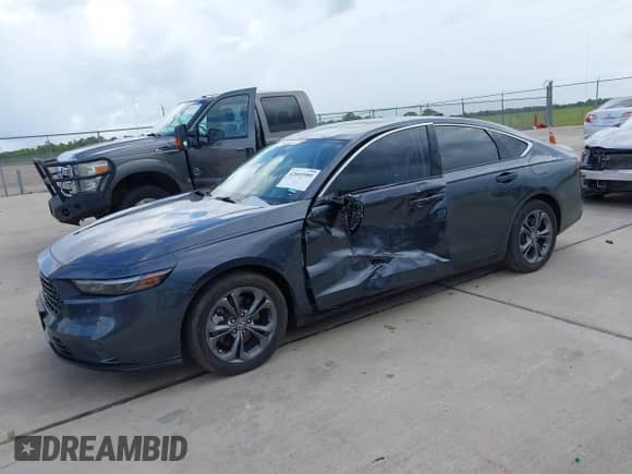 2024 Honda Accord EX-L z VIN 1HGCY2F60RA031383, wystawiony jako IAAI lot #42665989 z przebiegiem 14 366 mil mil oraz . Historia ofert i sprzedaży dostępna na DreamBid. Obrazek 18.