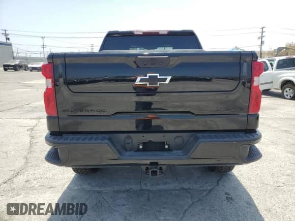 2024 Chevrolet Silverado 1500 Custom Trail Boss with VIN 3GCPDCEKXRG220933, listed as a Copart auction lot 60823785 with 20,577 mi miles and Salvage title. Bid and sale history available at DreamBid. Image 6.
