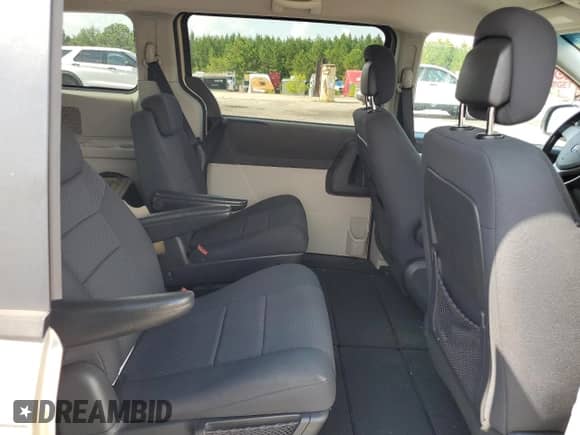 2010 Dodge Grand Caravan Hero z VIN 2D4RN3D12AR371930, wystawiony jako Copart lot #64496835 z przebiegiem 137 686 mil mil oraz Szkoda całkowita • Salvage title. Historia ofert i sprzedaży dostępna na DreamBid. Obrazek 10.