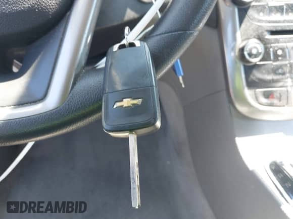 2015 Chevrolet Malibu LS z VIN 1G11A5SLXFF293121, wystawiony jako IAAI lot #42898611 z przebiegiem 202 167 mil mil oraz . Historia ofert i sprzedaży dostępna na DreamBid. Obrazek 11.