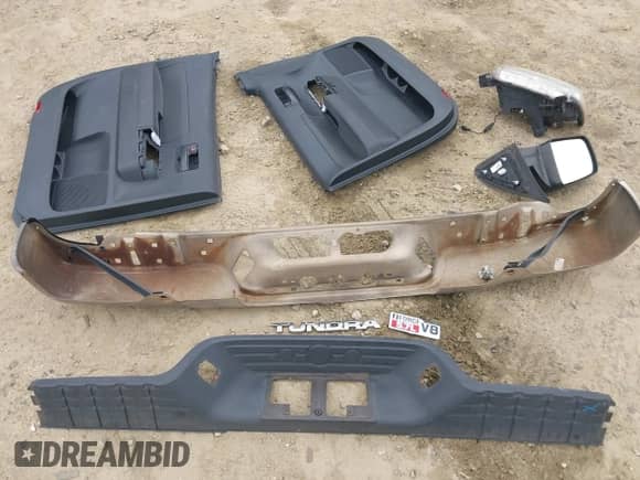 2011 Toyota Tundra with VIN 5TFEY5F15BX112122, listed as a IAAI auction lot 43322064 with 199,375 mi miles and . Bid and sale history available at DreamBid. Image 12.