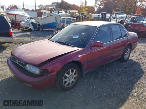 1993 Honda Accord LX z VIN JHMCB7656PC000840, wystawiony jako IAAI lot #40685244 z przebiegiem 97 528 mil mil oraz . Historia ofert i sprzedaży dostępna na DreamBid. Obrazek 2.